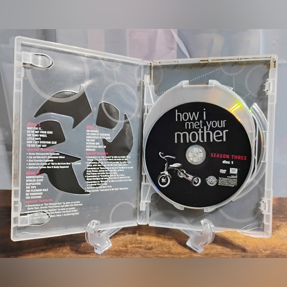 How I Met Your Mother Season 3 DVD Set - Picture 3 of 8